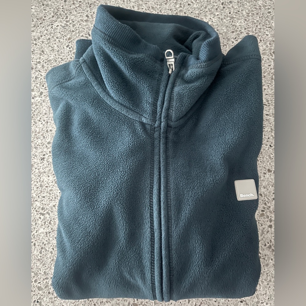 NWOT Men’s Bench Zip Up Fleece Sweater in Navy Blue - XL
